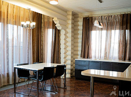 Дом, 237 кв.м на участке 10.7 сот